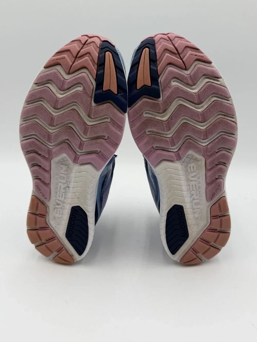 Saucony Ride ISO Women's Size 9 Athletic Cushioned Running Shoes  S10444-1